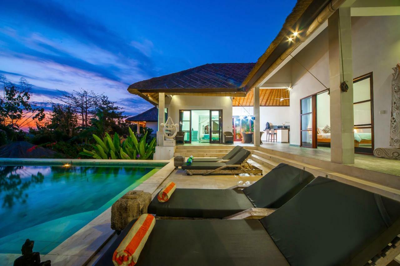 Villa Michiko Uluwatu  Exterior photo
